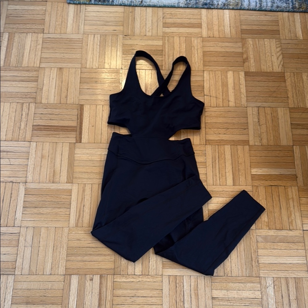 Black Athletic Jumpsuit with Stretchy Form-Fitting Design